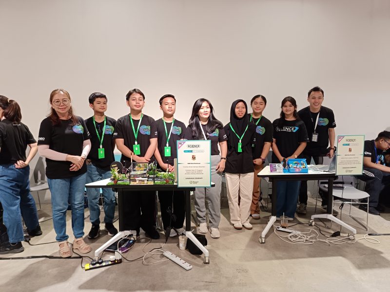 SCIENCE fair photo by Jelina Langkau